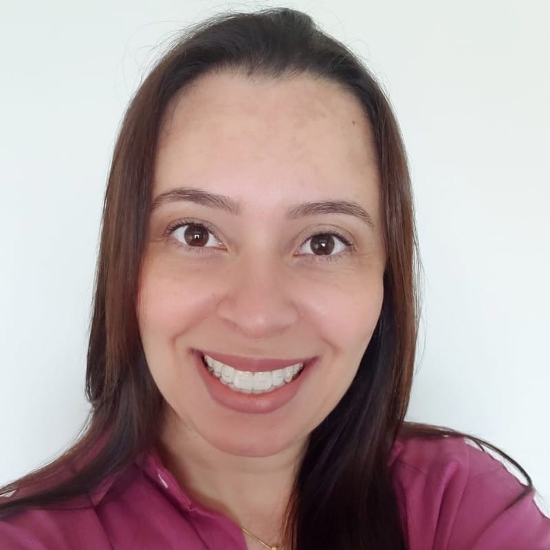 Vanessa Neves de Souza 